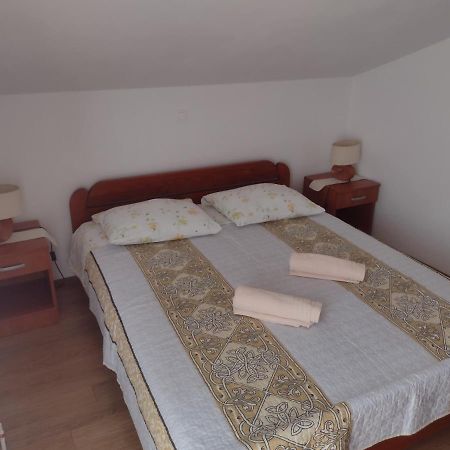 Appartement Apartman Tamara à Novalja Extérieur photo