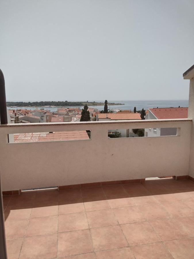 Appartement Apartman Tamara à Novalja Extérieur photo